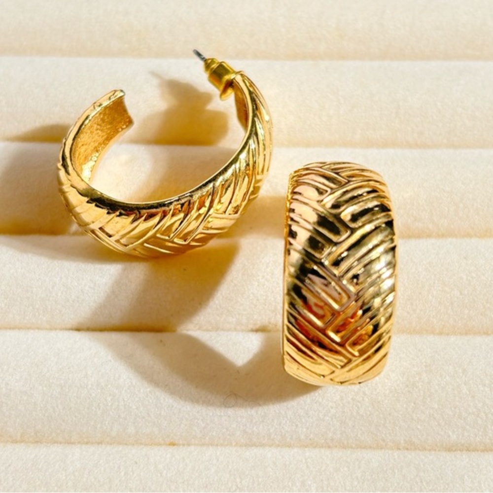 VINTAGE S.A.L.O Hoop Gold Earrings